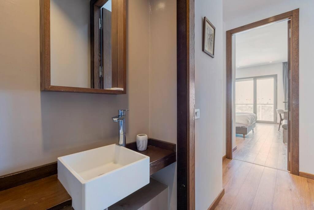 Luxury Apartment At Corniche , Seaview Close Beach คาซาบลังกา ภายนอก รูปภาพ