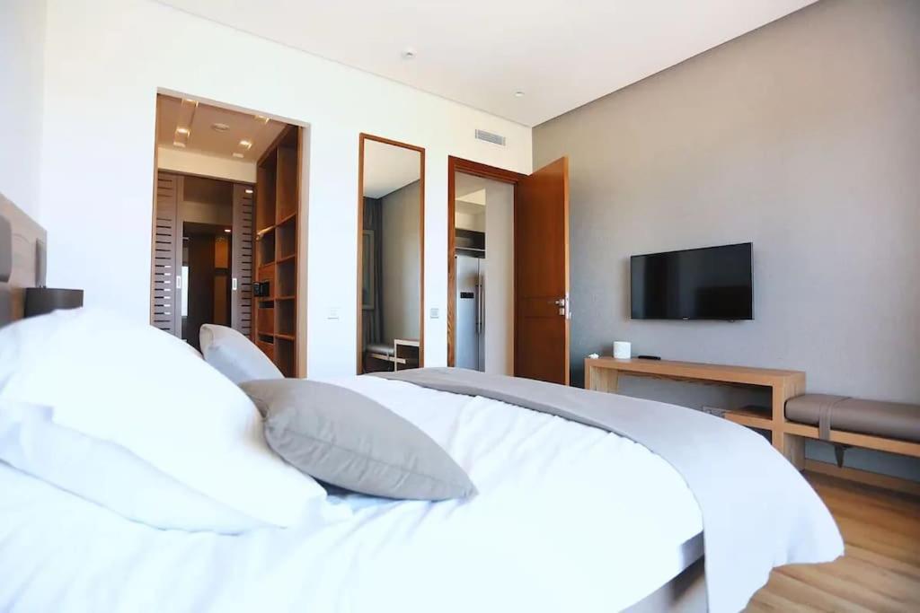 Luxury Apartment At Corniche , Seaview Close Beach คาซาบลังกา ภายนอก รูปภาพ